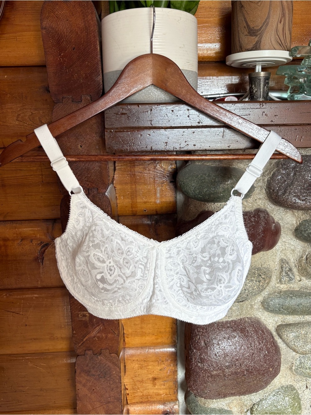 WonderBra White Lace Full Coverage Underwire Bra 34DD